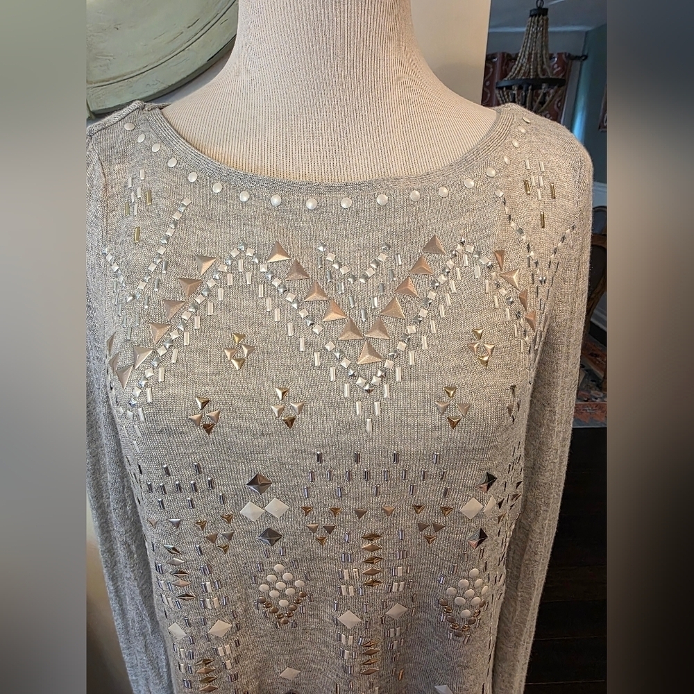 White House Black Market Size Medium Gray Embellished jeweled Knit Top Layered - Picture 4 of 12